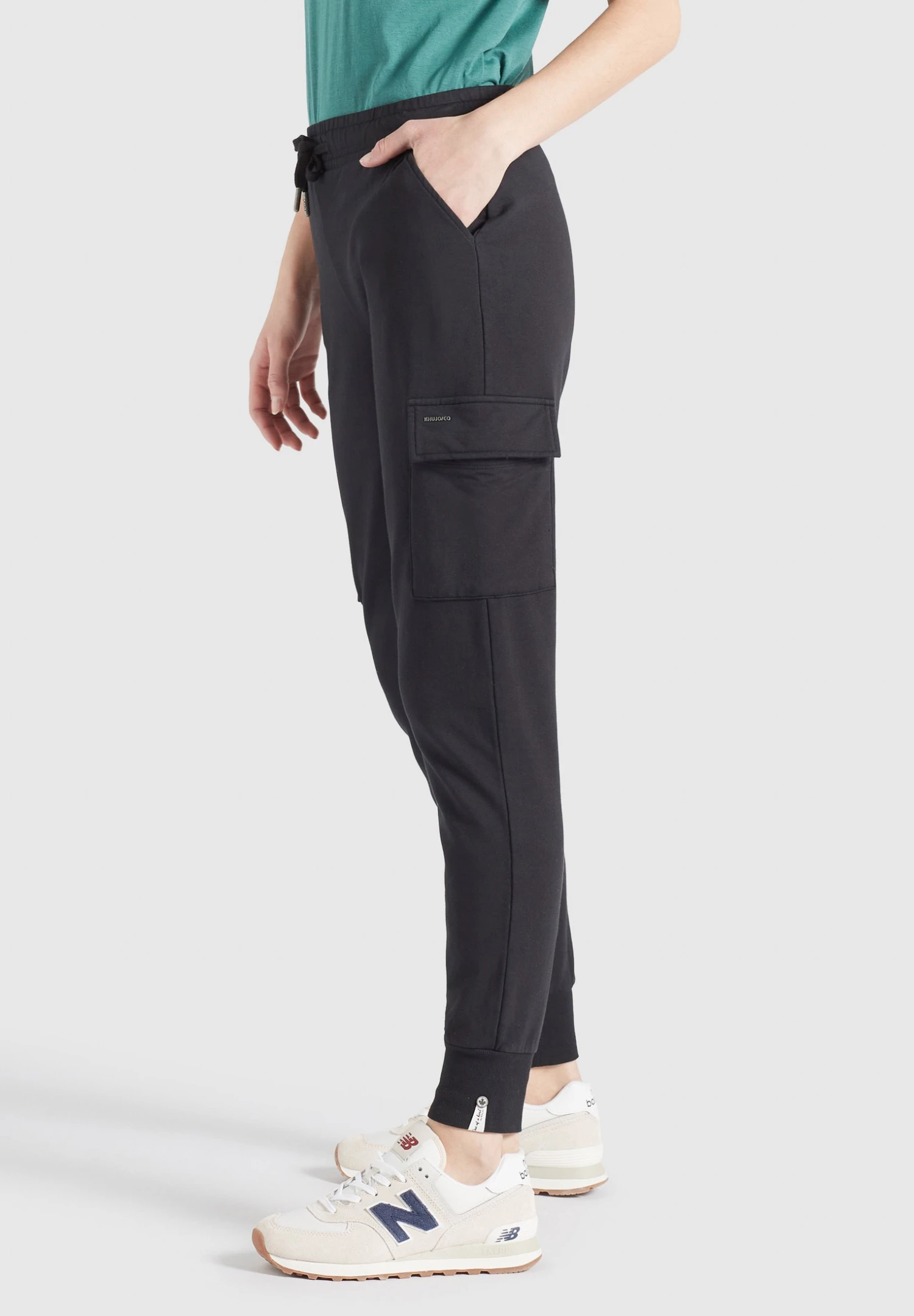 Khujo STACI - Spodnie Treningowe - Black 4 Khujo STACI - Spodnie Treningowe - Black - obrazek 4