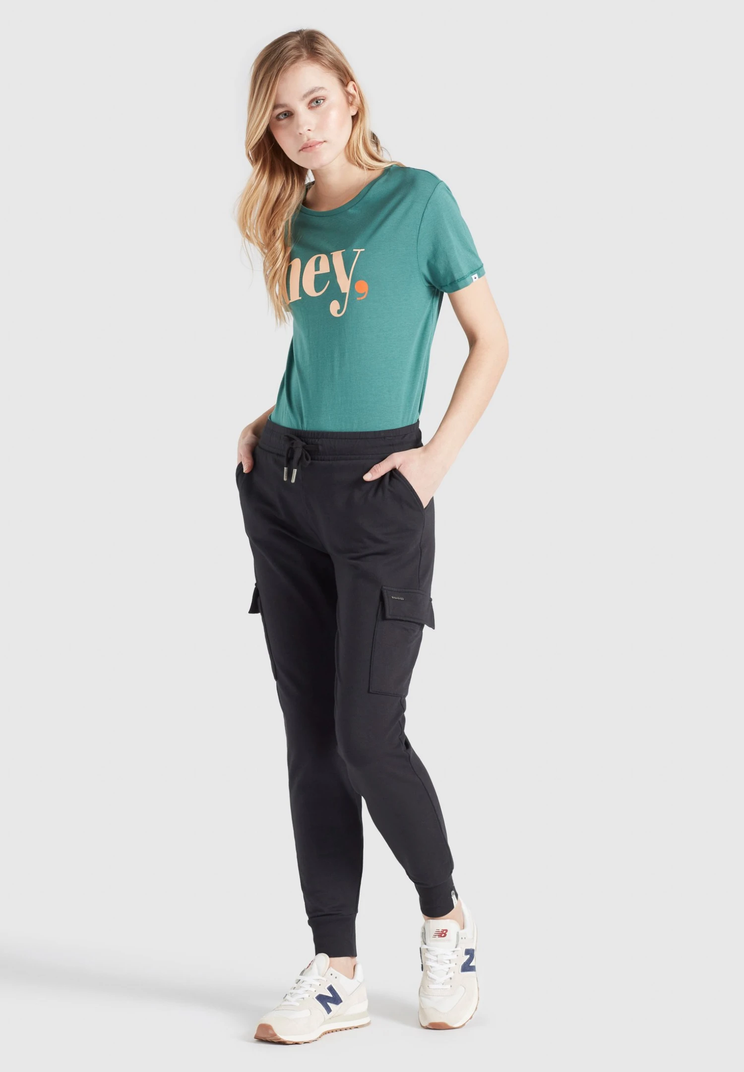 Khujo STACI - Spodnie Treningowe - Black 2 Khujo STACI - Spodnie Treningowe - Black - obrazek 2