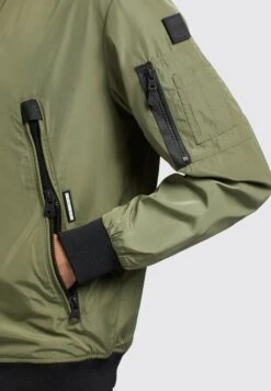 Khujo ASTILE2 - Kurtka Bomber - Olivgrün 13 Khujo ASTILE2 - Kurtka Bomber - Olivgrün -Khujo 7f0272f37f694818808aeaa55bb2c546